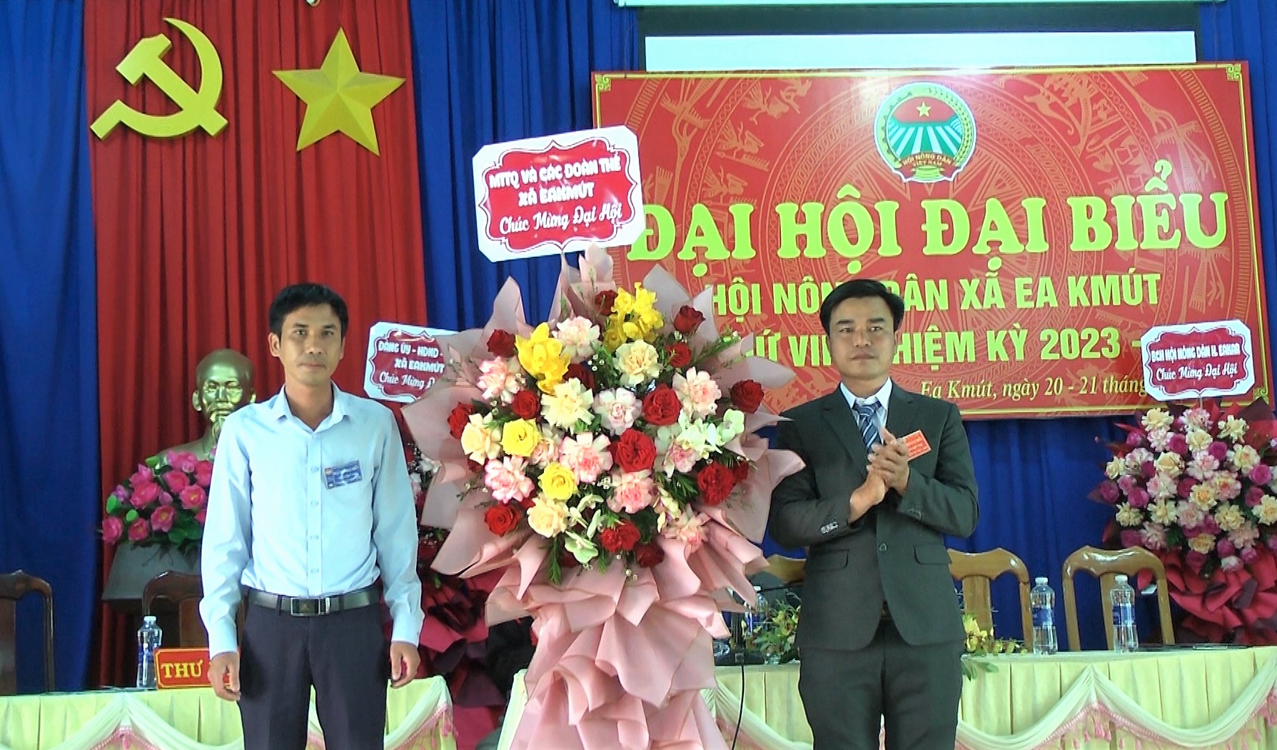 Đại hội nông dân xã EaK mút.00_02_53_11.Still009